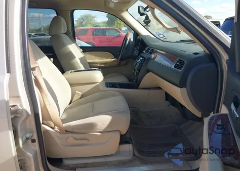 2007 Chevrolet Suburban 1500 Lt из США, поврежденный, VIN 3GNFK16357G136455